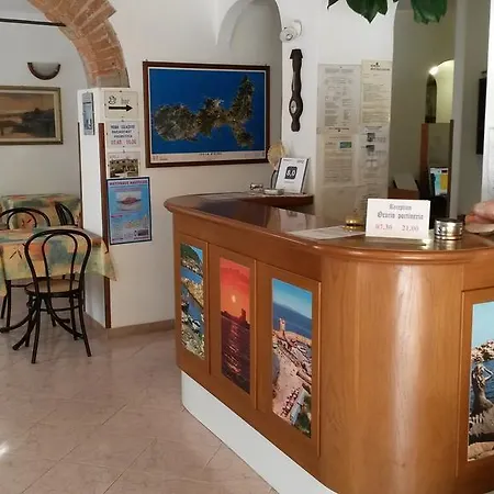 Anselmi Hotel 2*